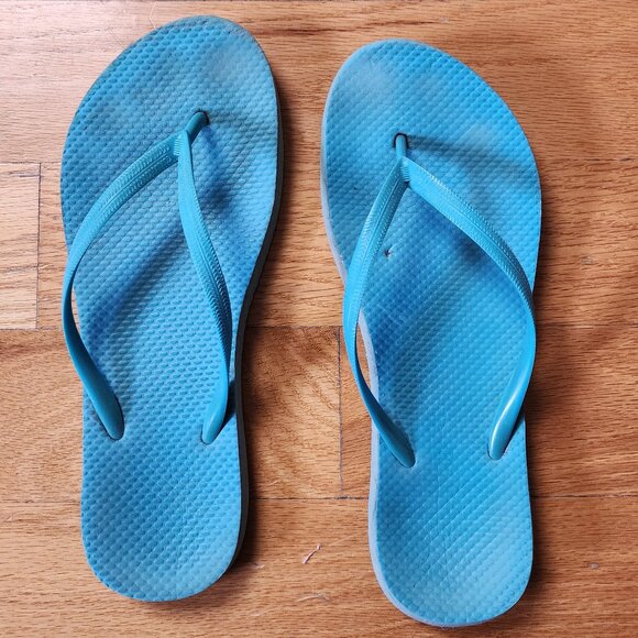 Old Navy Blue Flip Flops Size 9 - Picture 1 of 7